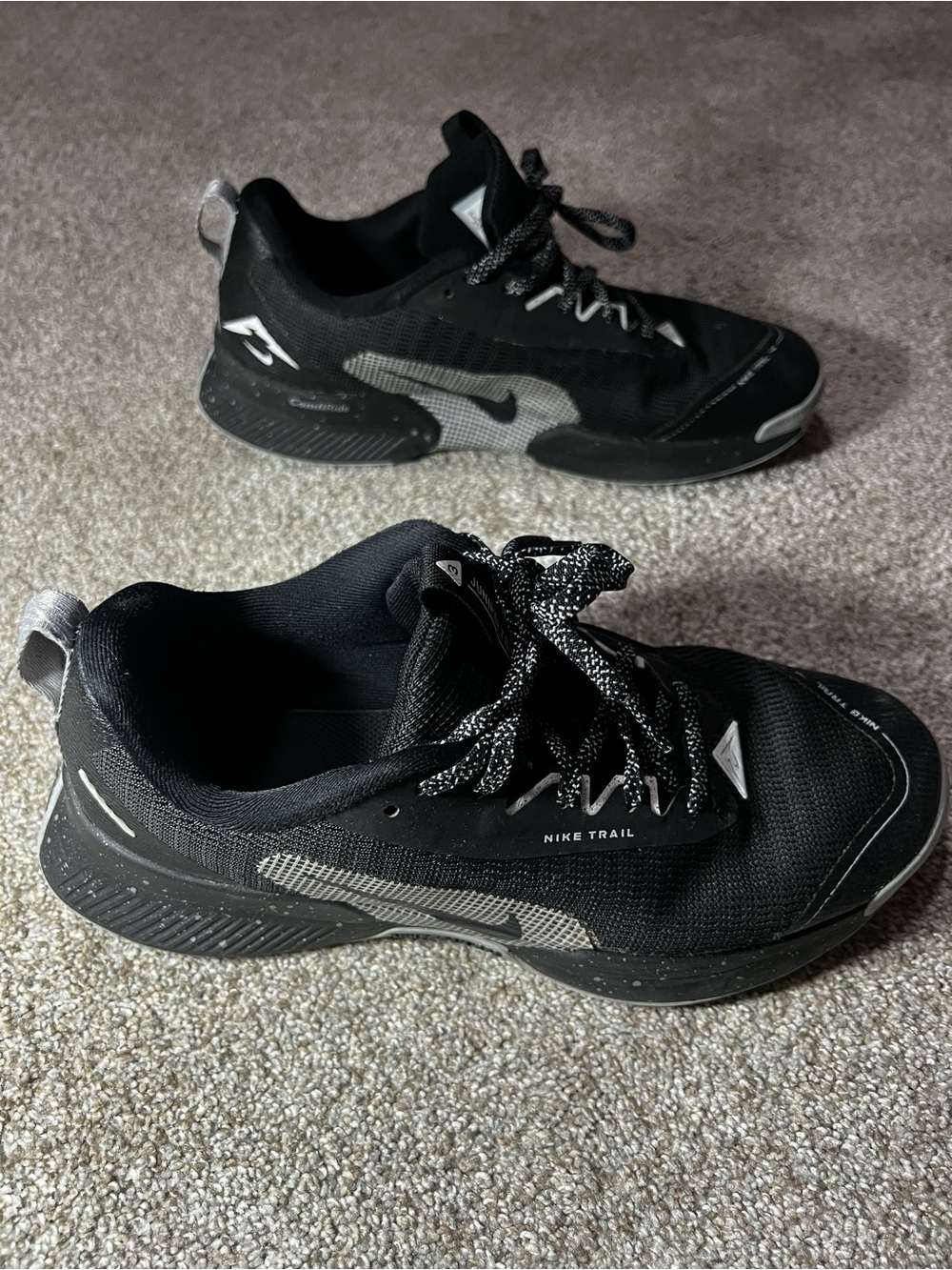 Nike Black Men’s Trail Running Sneakers - Picture 5 of 9